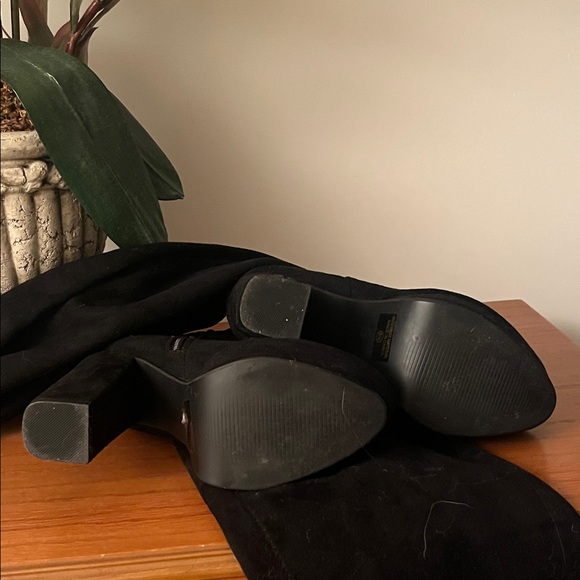 Black Thigh-High Women's Boots - Picture 4 of 6